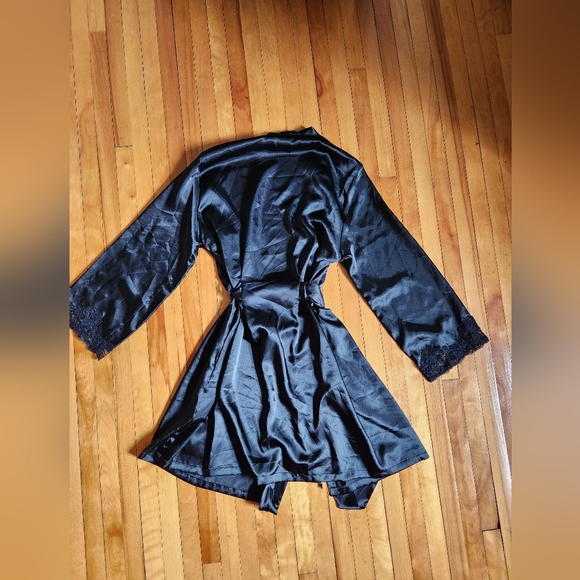 Jones New York robe in black size small - Picture 6 of 7